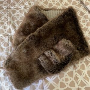 Faux fur scarf / wrap